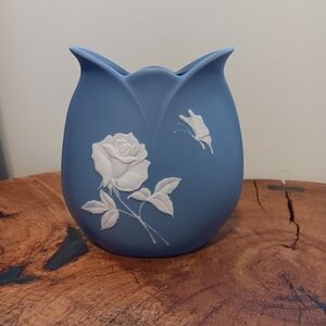 Project By O-S-Y Cameo Tulip Shaped Vase